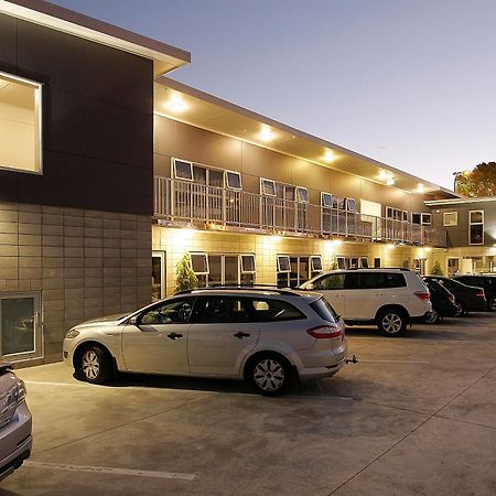 City Corporate Motor Inn Палмерстън Норт Екстериор снимка