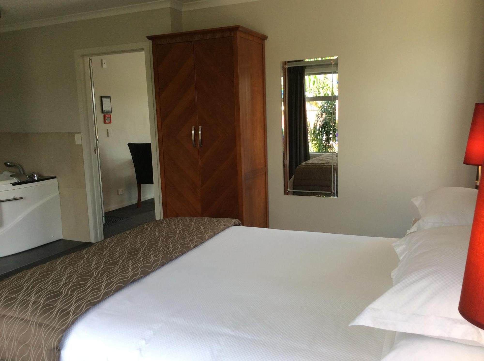 City Corporate Motor Inn Палмерстън Норт Екстериор снимка
